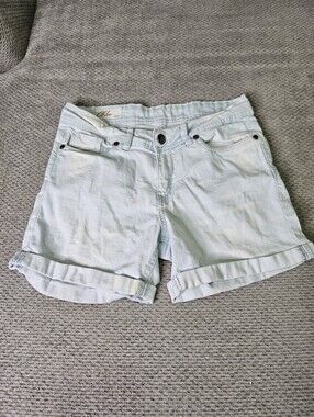3/$15! Light Wash Chloe Foxy Jeans Shorts, 24